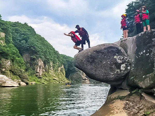 회사소개 9 용인대 한탄강 래프팅 단체 사진